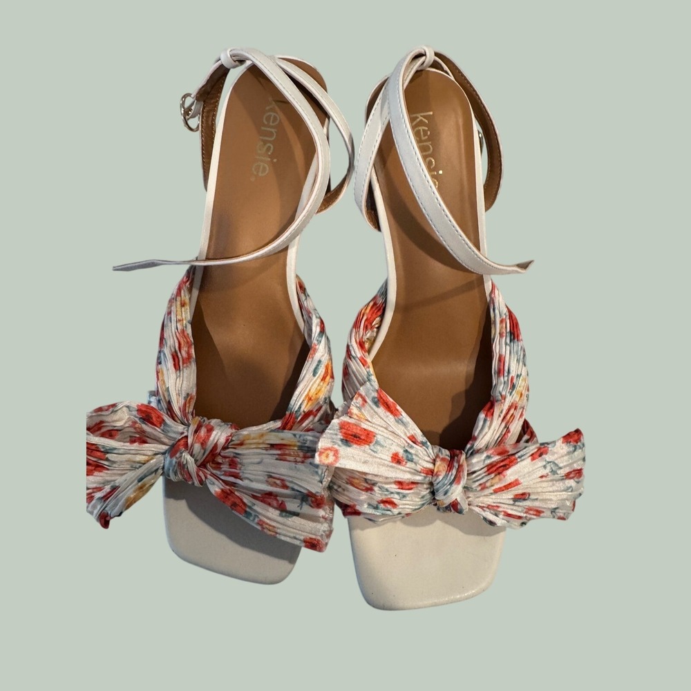 Kensie Women White Floral Pleated Bow Block Heel‎ Ankle Strap Sandals 10